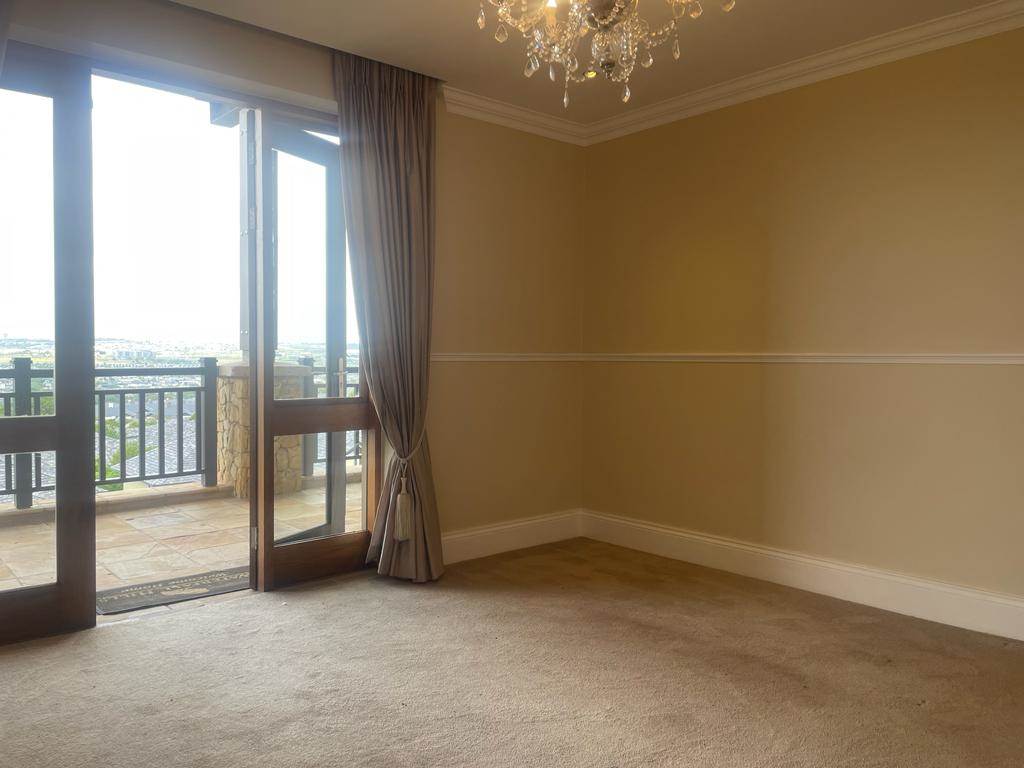 2 Bed Apartment in Waterfall Hills Mature Lifestyle Estate photo number 5
