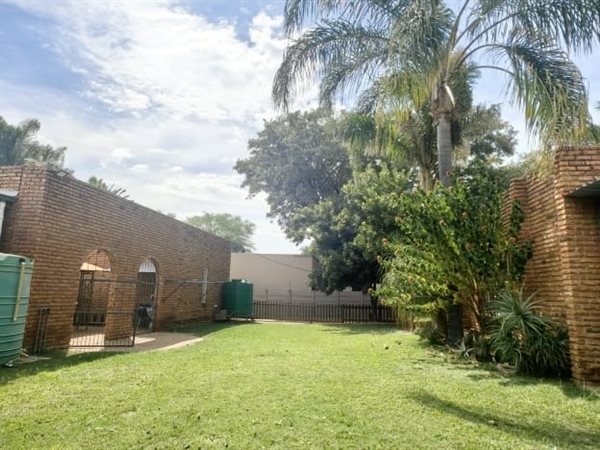 4 Bedroom House 4 Bedroom House