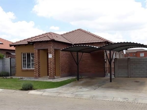 3 Bed Townhouse in Waterkloof East