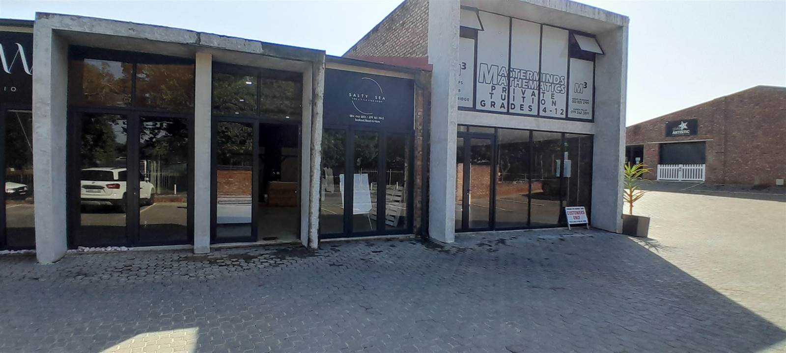 82  m² Commercial space in Umhlali photo number 1