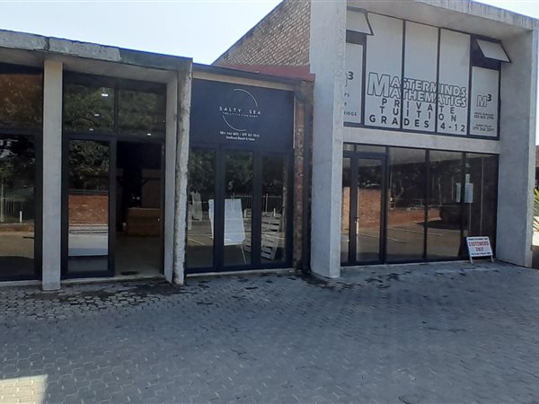 82  m² Commercial space in Umhlali