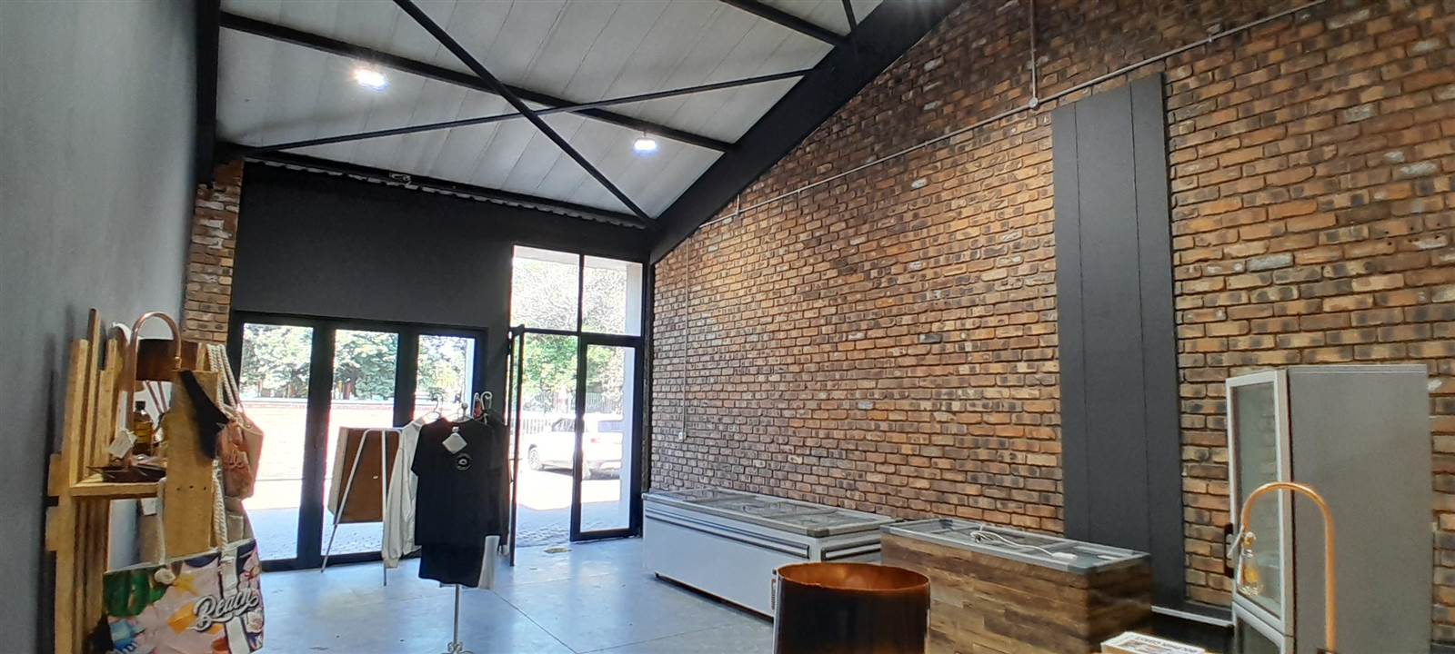 82  m² Commercial space in Umhlali photo number 3