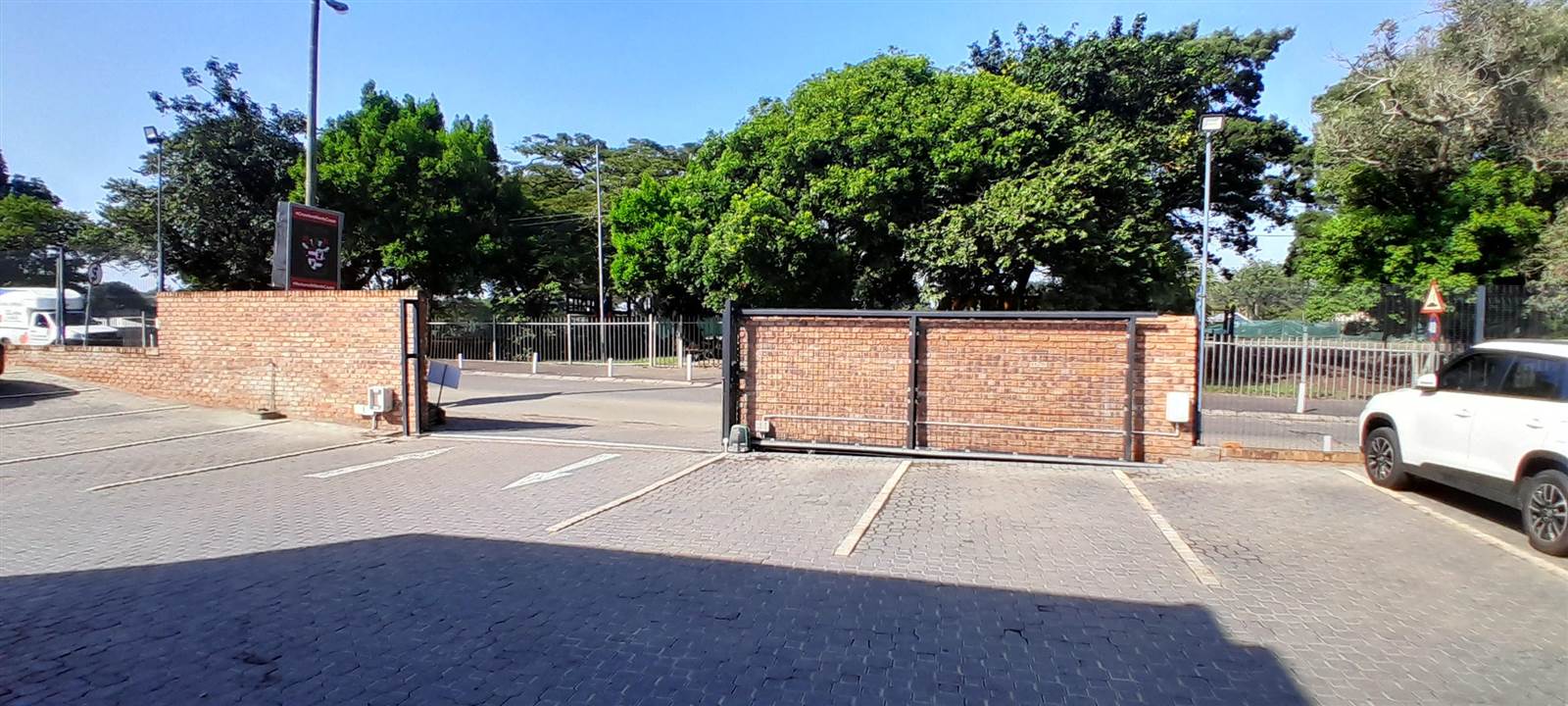 82  m² Commercial space in Umhlali photo number 10