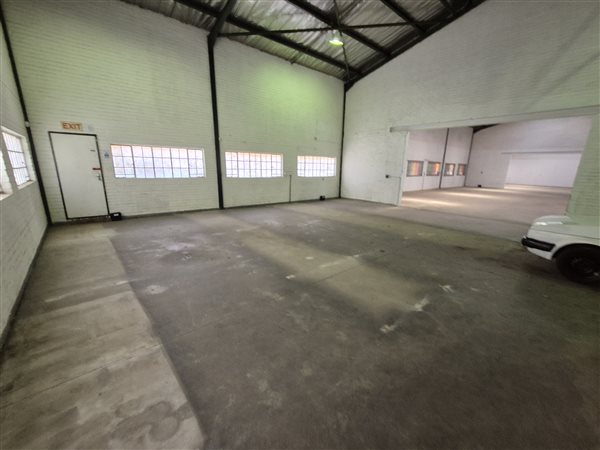 275  m² Industrial space