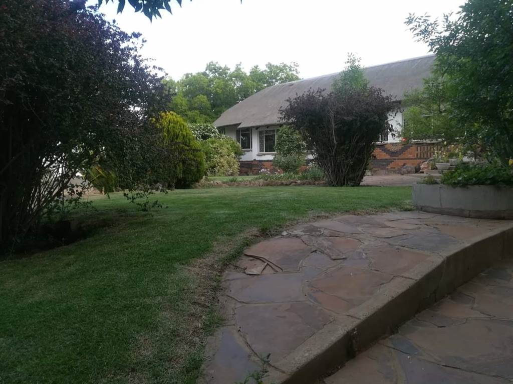 3 Bed House in Trompsburg photo number 1