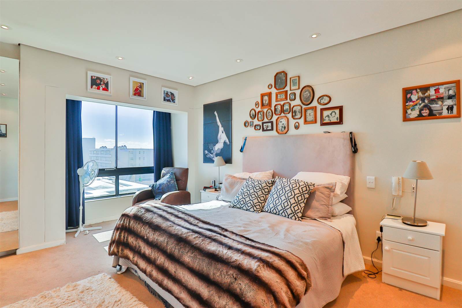 4 Bed Apartment in Sea Point photo number 13