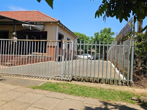 398  m² Commercial space in Scottsville