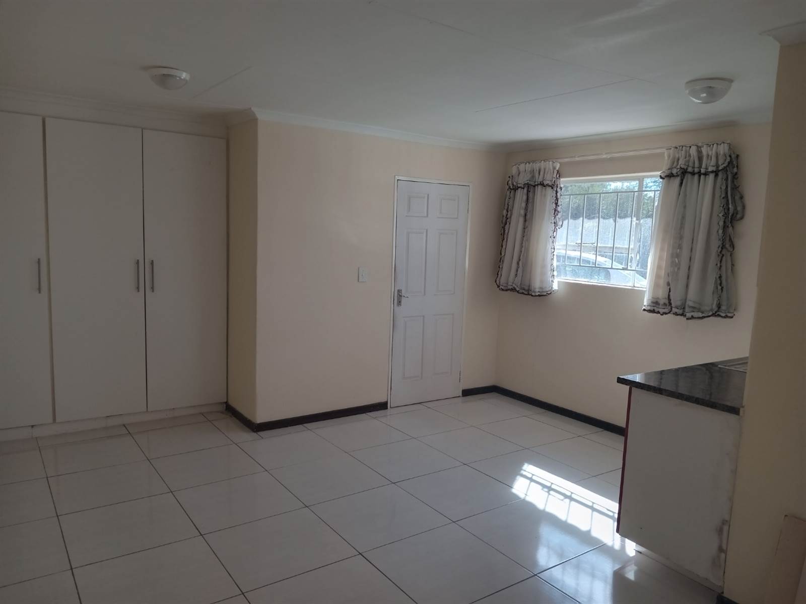 1 Bed Apartment in Meredale photo number 4