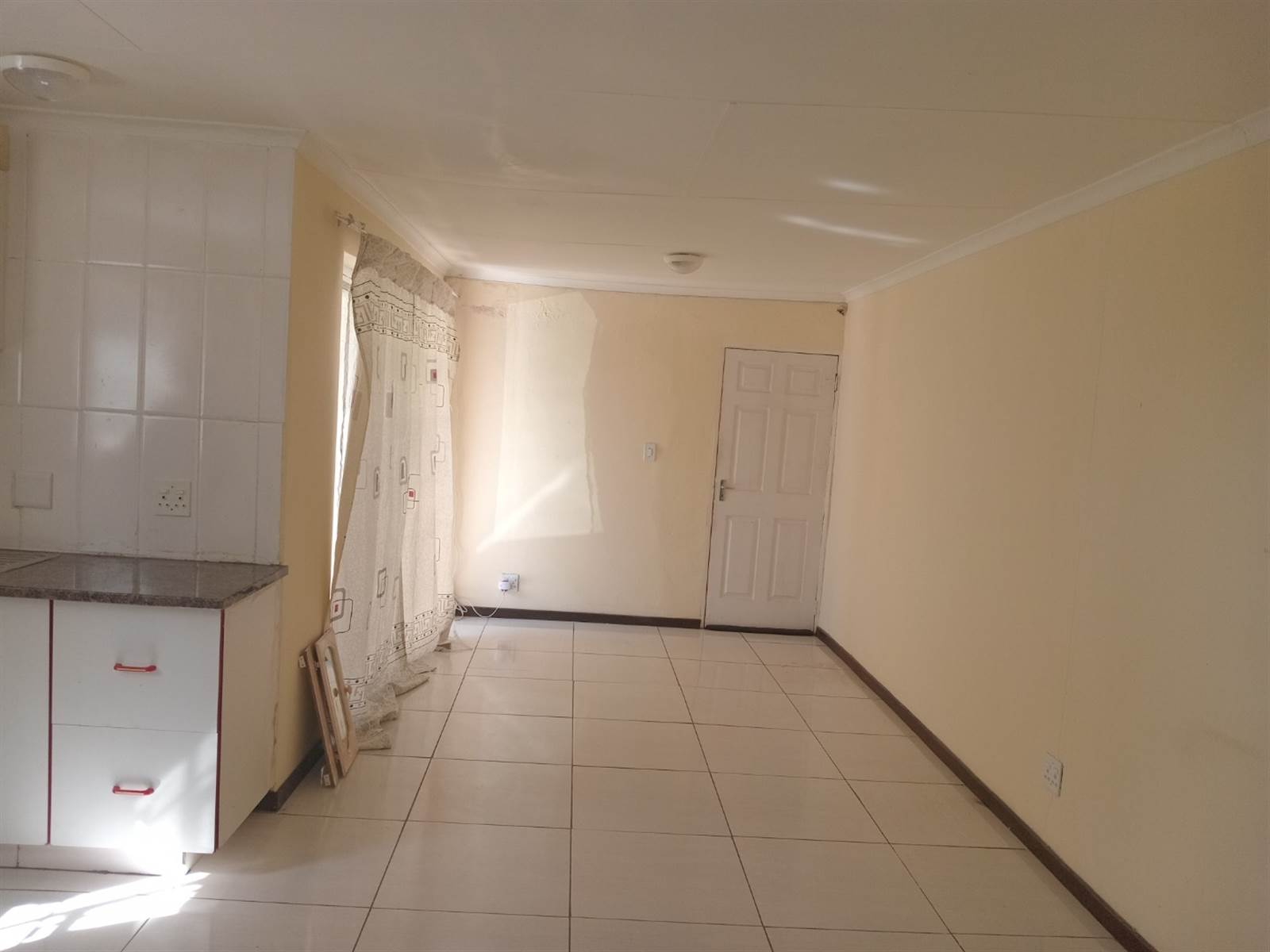 1 Bed Apartment in Meredale photo number 5