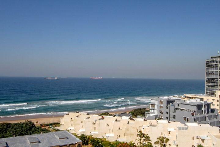 3 Bed Apartment in Umhlanga Rocks photo number 2