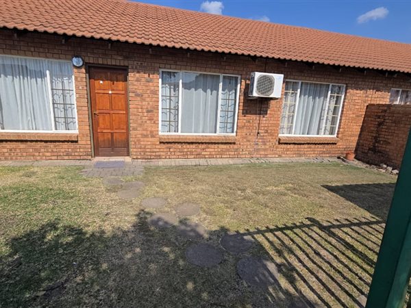 3 Bedroom Townhouse 3 Bedroom Townhouse