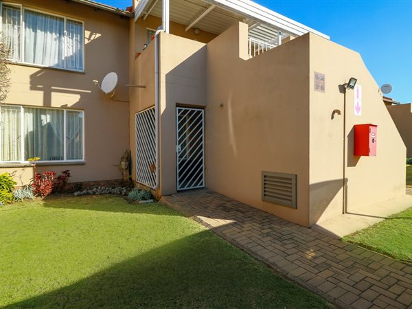 2 Bedroom Townhouse 2 Bedroom Townhouse