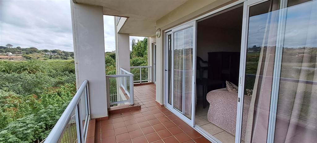2 Bed Apartment in Shelly Beach photo number 8