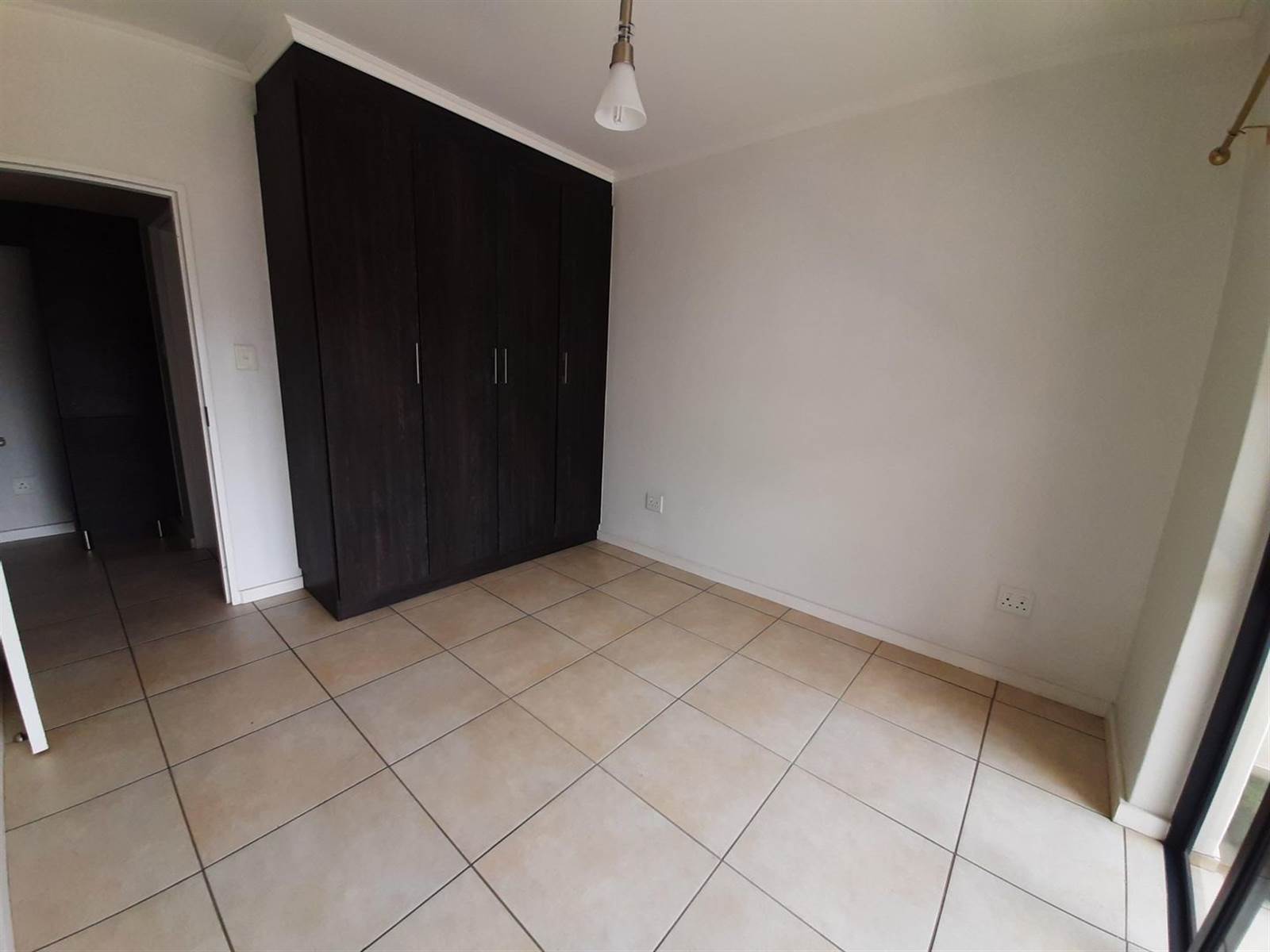 1 Bed Apartment in Olivedale photo number 9