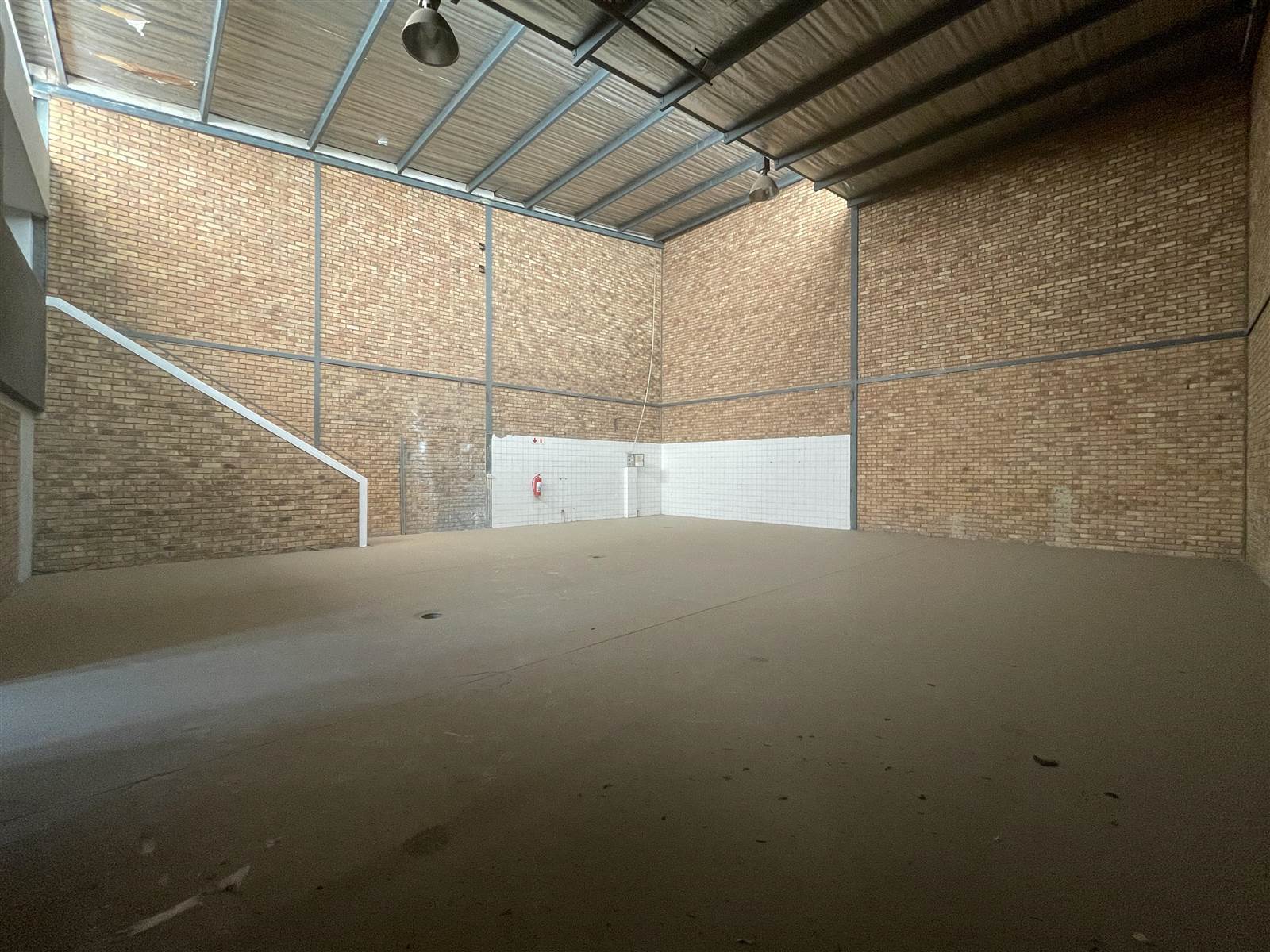 240  m² Industrial space in Driehoek photo number 3