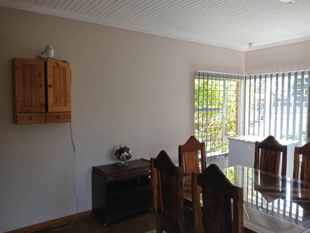 4 Bed House in Panorama photo number 27