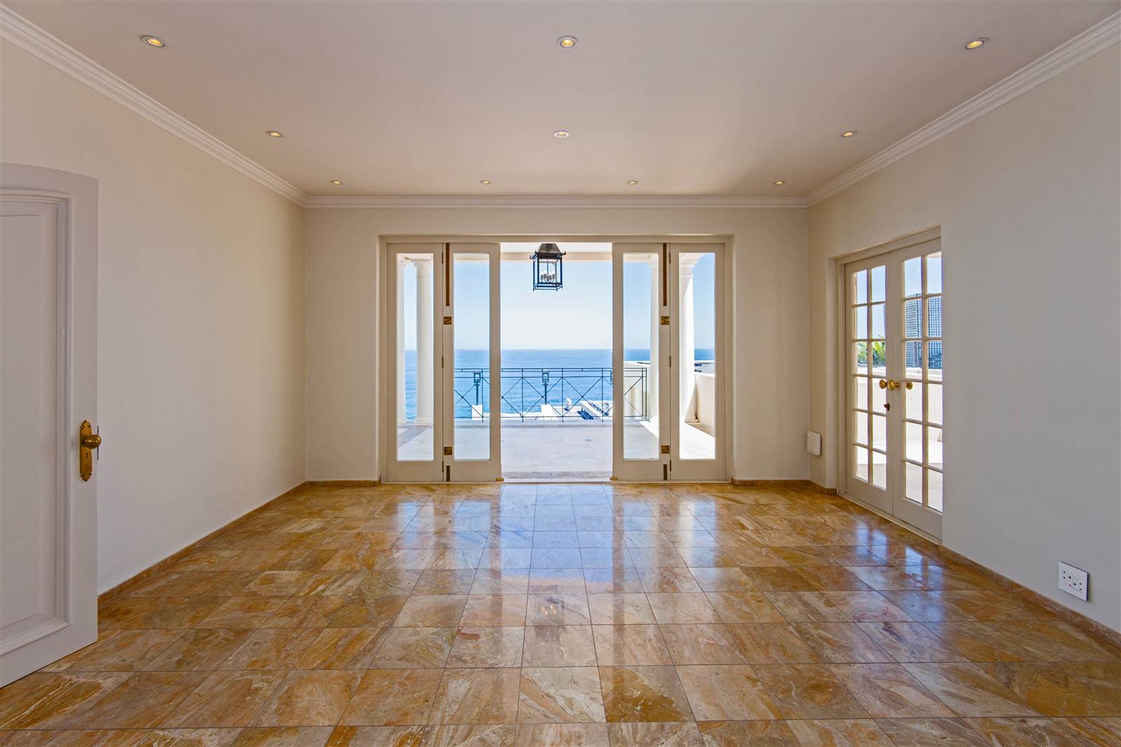 4 Bed House in Bantry Bay photo number 13
