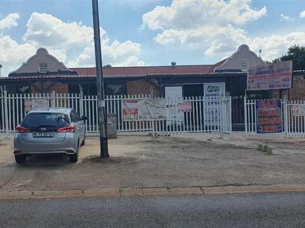 137  m² Commercial space in Silverton