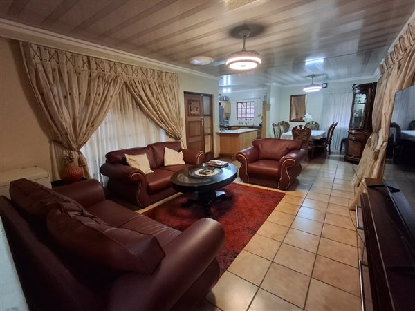 3 Bedroom Simplex 3 Bedroom Simplex