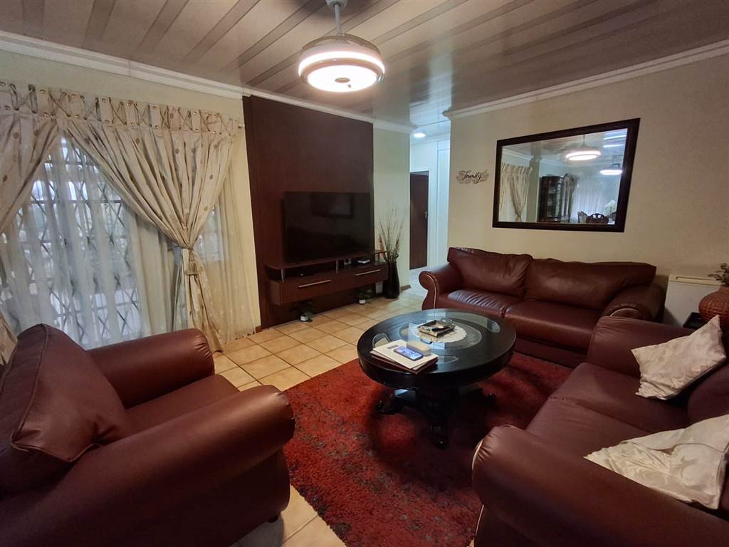 3 Bedroom Simplex 3 Bedroom Simplex
