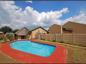 5 Bed House in Waldrift