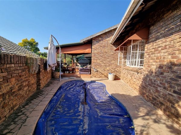4 Bedroom Townhouse 4 Bedroom Townhouse