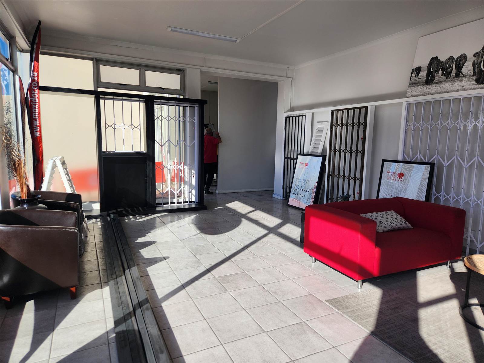 240  m² Commercial space in Bellville Central photo number 4