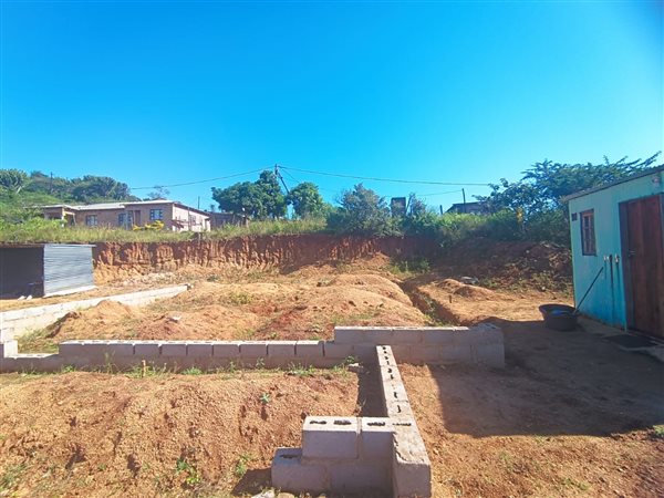 250 m² Land