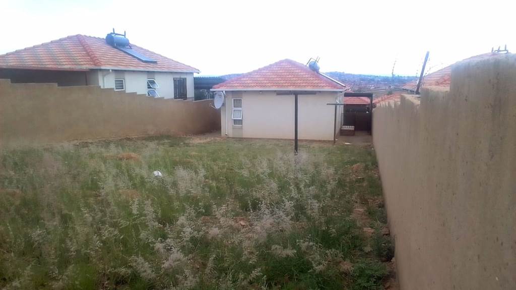 3 Bed House in Mamelodi East photo number 17