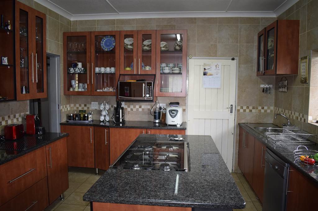 3 Bed House in Kempton Park Central photo number 9