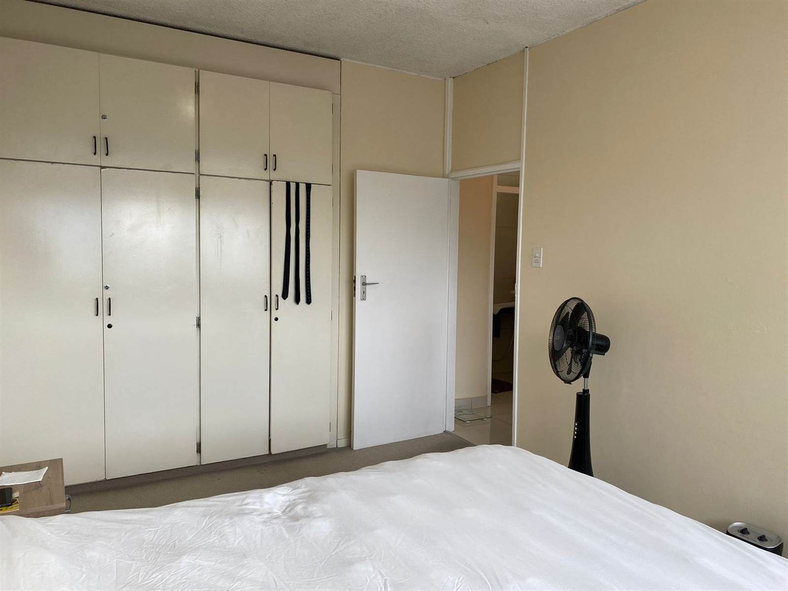 2 Bed Apartment in Oranjezicht photo number 14