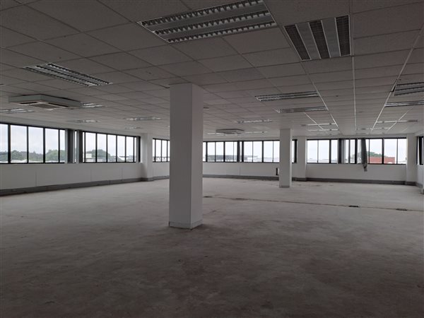 285.640014648438  m² Office Space