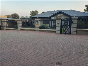 4 Bed House in Erasmia