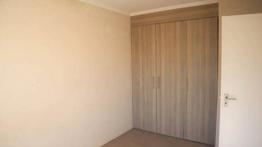 1 Bed Apartment in Beverley photo number 6