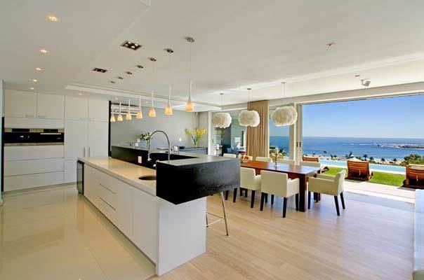 6 Bed House in Camps Bay photo number 5