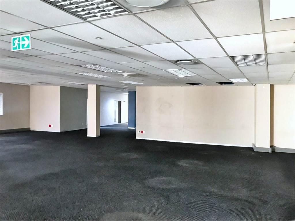 636  m² Office Space in Bedfordview photo number 10