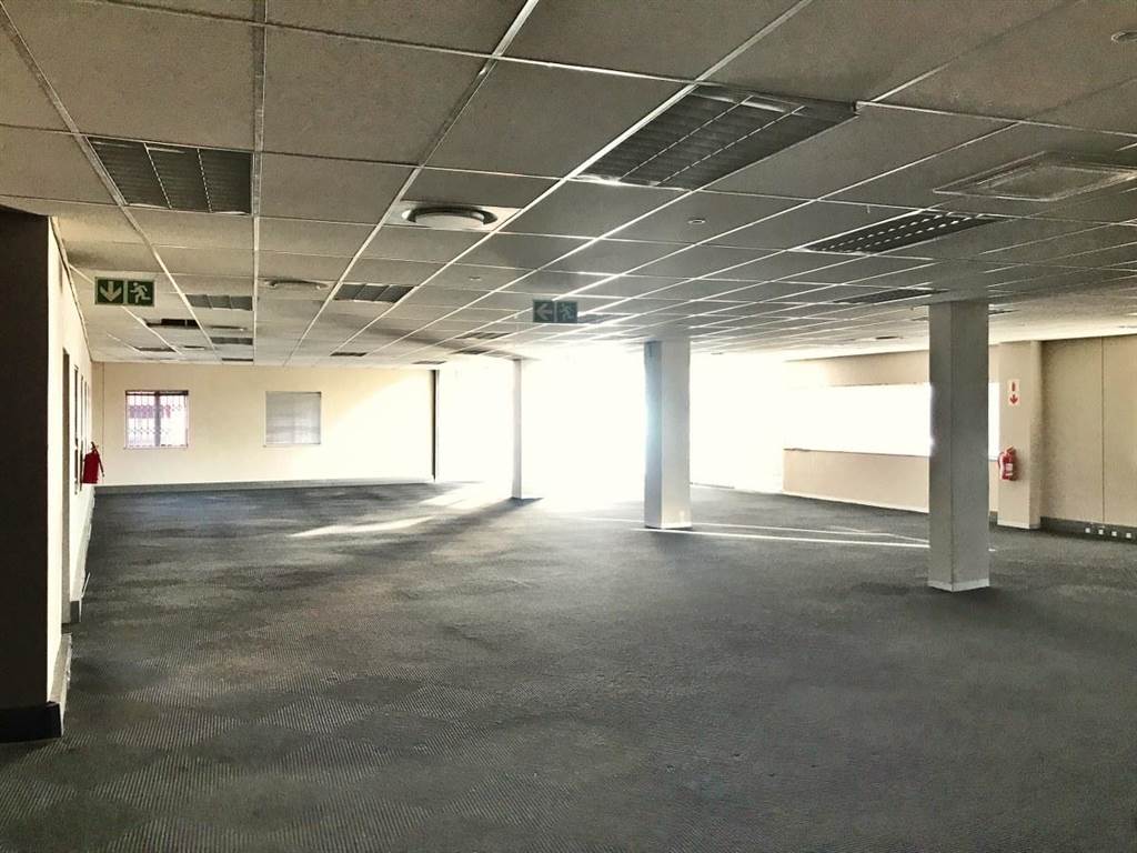 636  m² Office Space in Bedfordview photo number 9