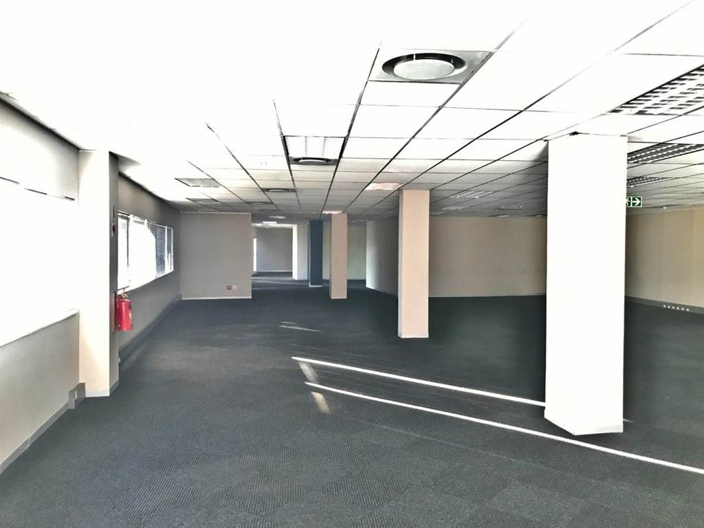 636  m² Office Space in Bedfordview photo number 12