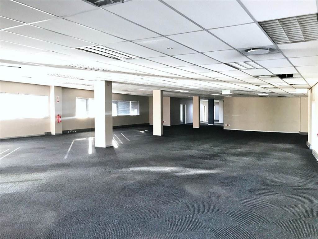 636  m² Office Space in Bedfordview photo number 11