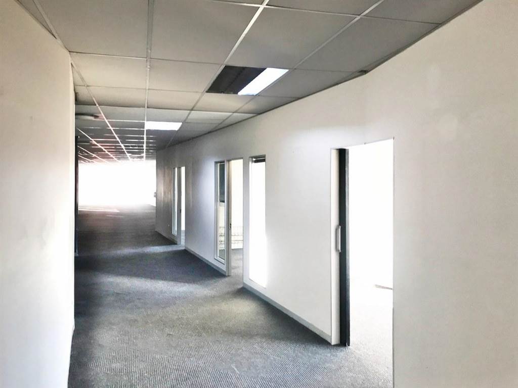 636  m² Office Space in Bedfordview photo number 6