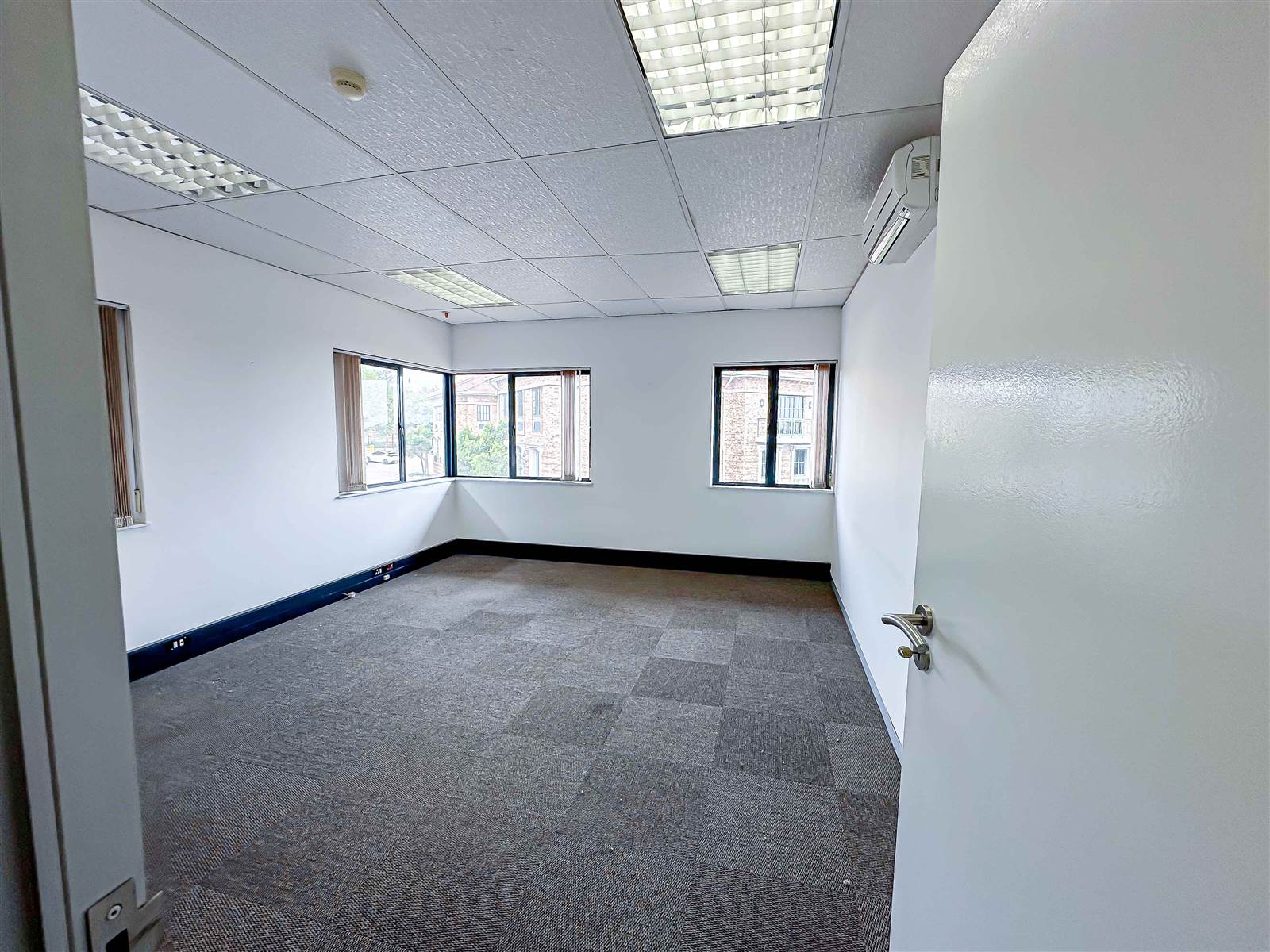 246  m² Commercial space in Bryanston photo number 17
