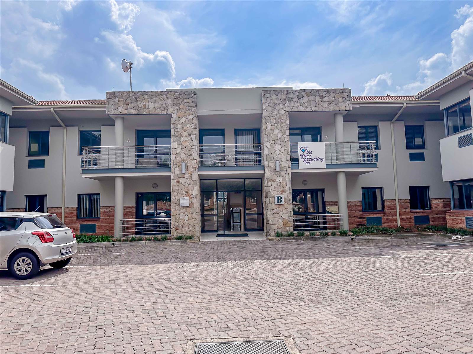 246  m² Commercial space in Bryanston photo number 1