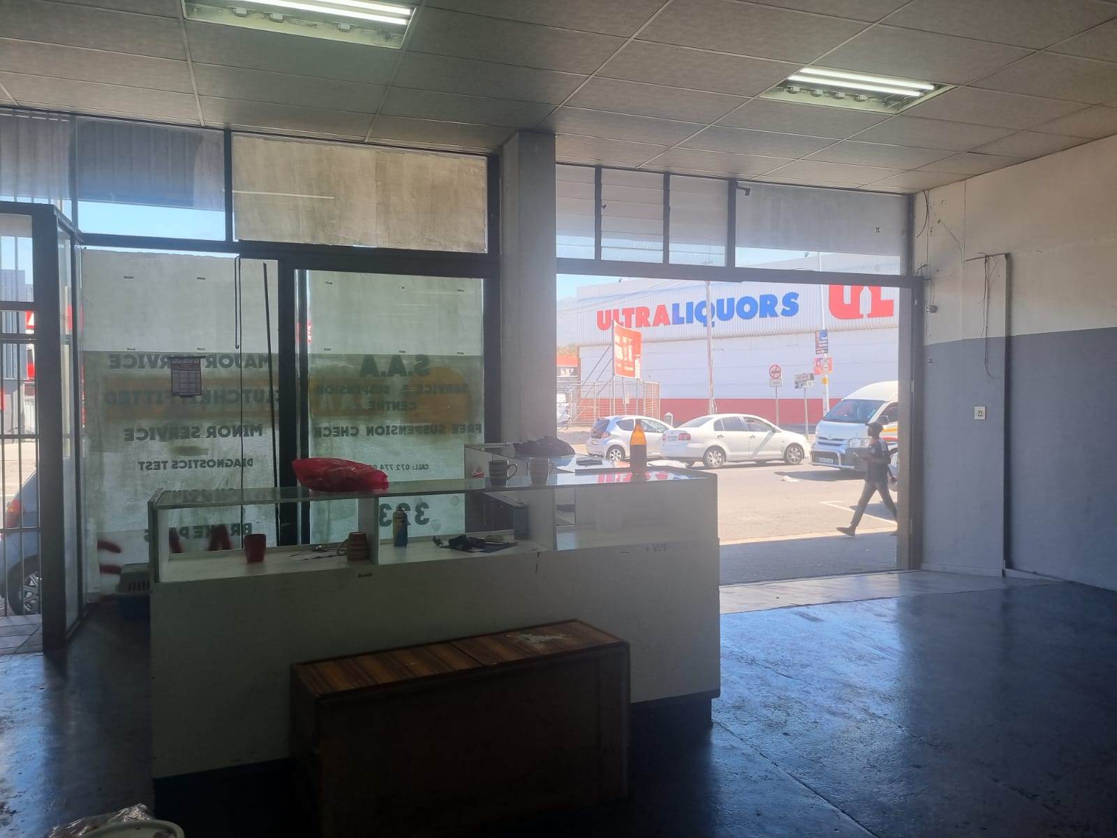 220  m² Retail Space in Wynberg photo number 5