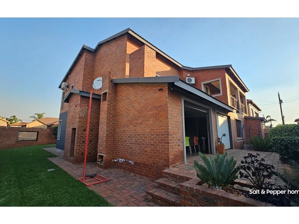 4 Bedroom House 4 Bedroom House