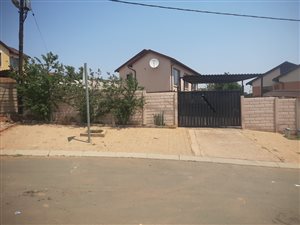 3 Bed House in Mahube Valley