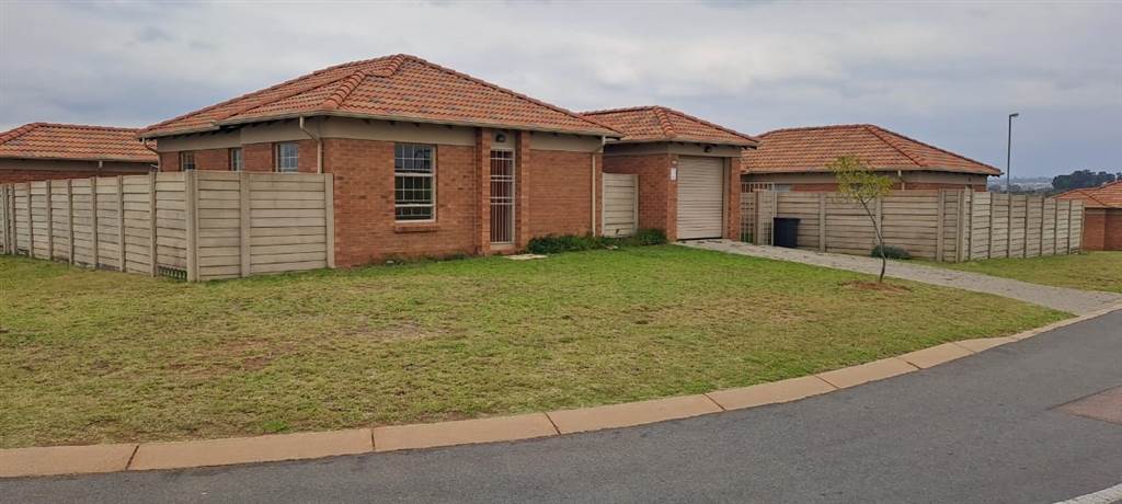3 Bed House in Olievenhoutbosch photo number 18