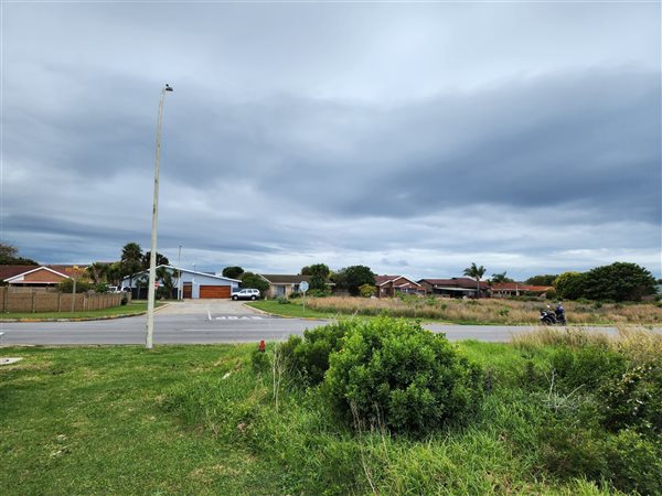 800 m² Land available in Wavecrest