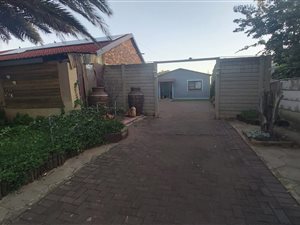 3 Bed House in Waldrift