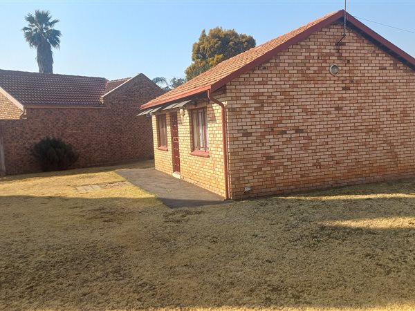 2 Bed House in Bakerton
