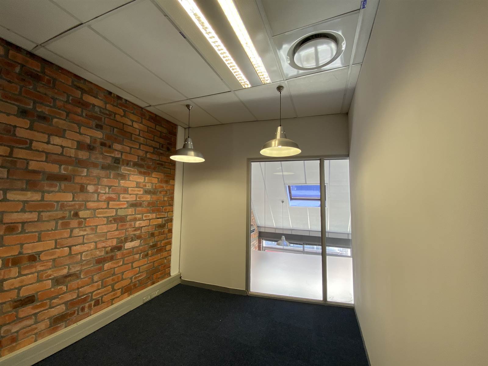 163  m² Commercial space in De Waterkant photo number 9